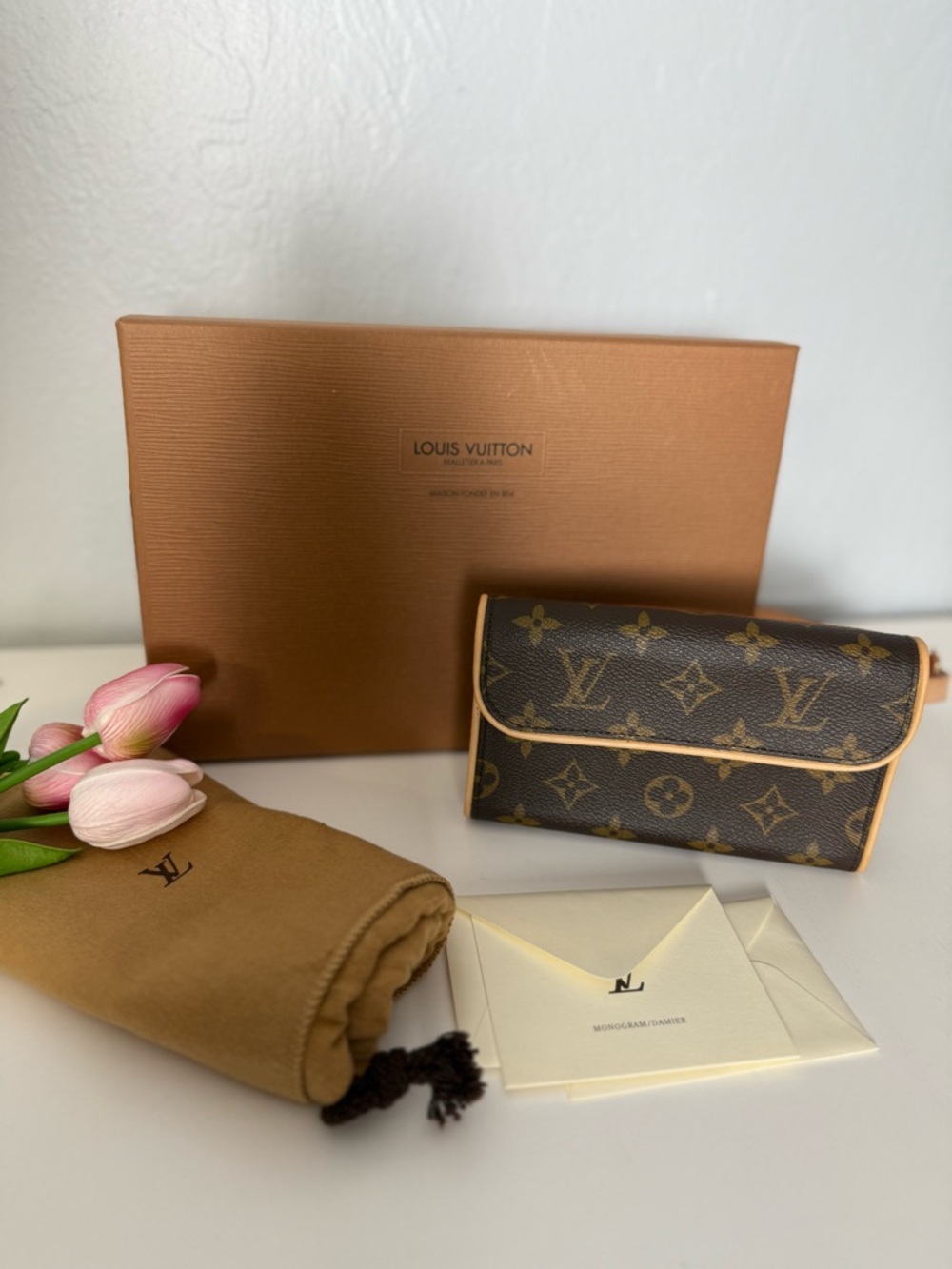 LOUIS VUITTON Monogram Pochette Florentine (Size S)